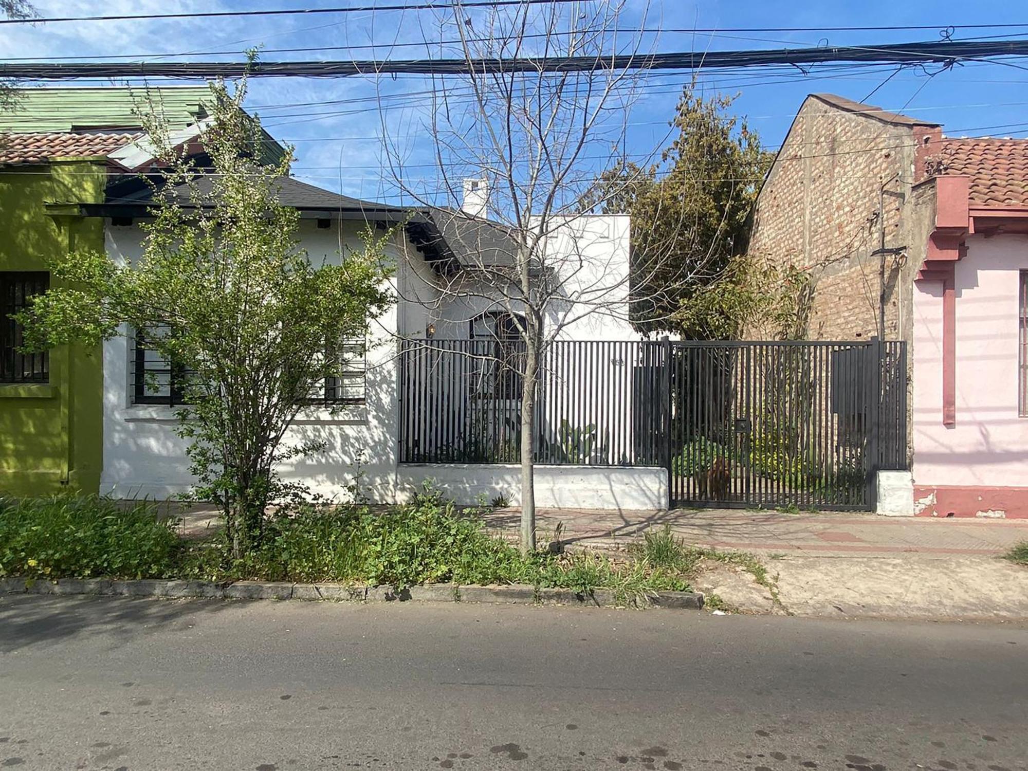 Casa En Barrio Italia * Santiago